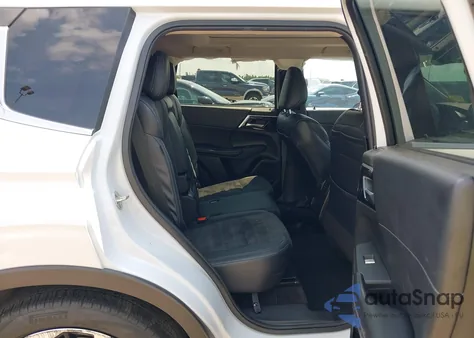 2024 Mitsubishi Outlander Se 2.5 2Wd из США, поврежденный, VIN JA4J3VA89RZ035202